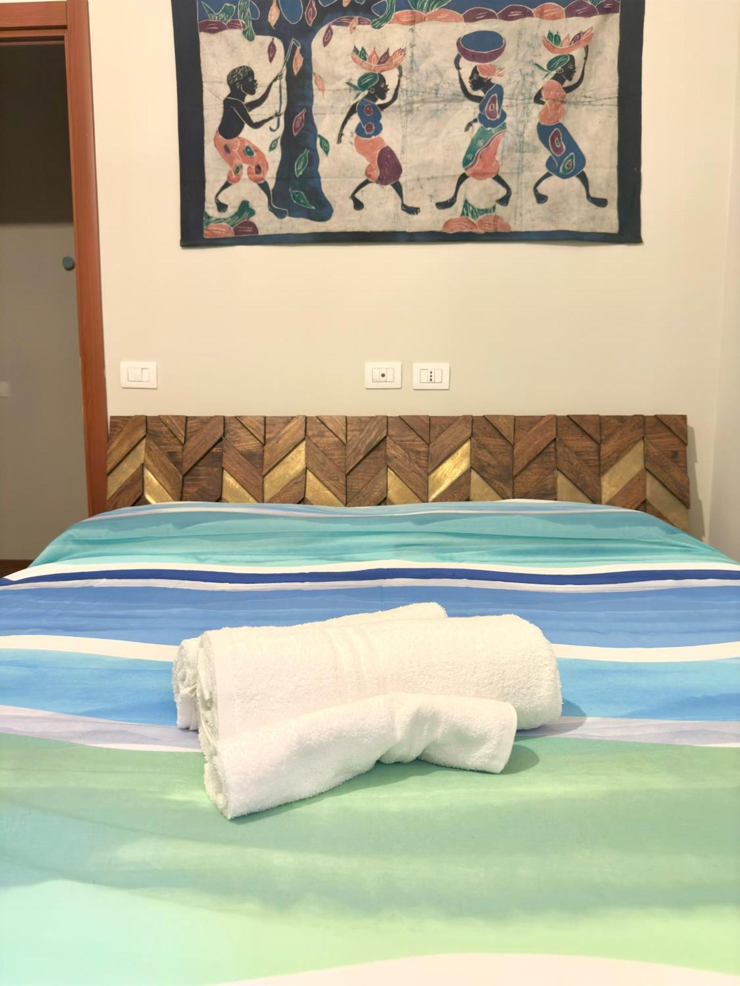 Dude House - Spacious New Flat Near Metro A Station Apartment *